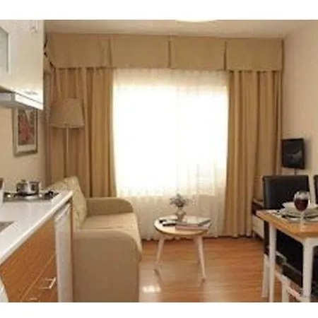 Three Apples Taksim 3*