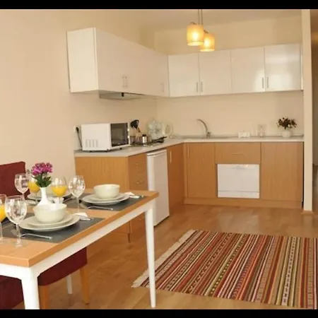 Aparthotel Three Apples Taksim