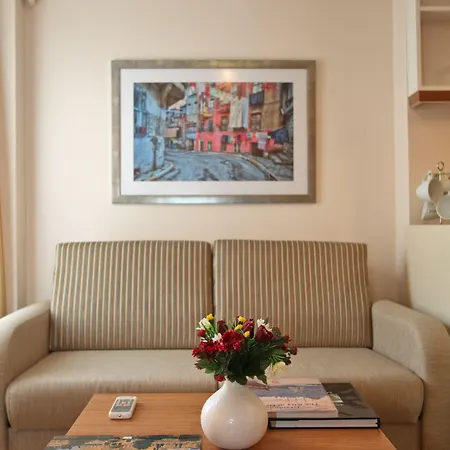 Aparthotel Three Apples Taksim 3*