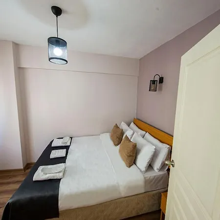 Three Apples Taksim 3*