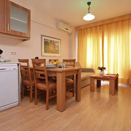 Aparthotel Three Apples Taksim 3*