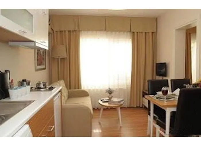 Three Apples Taksim 3*