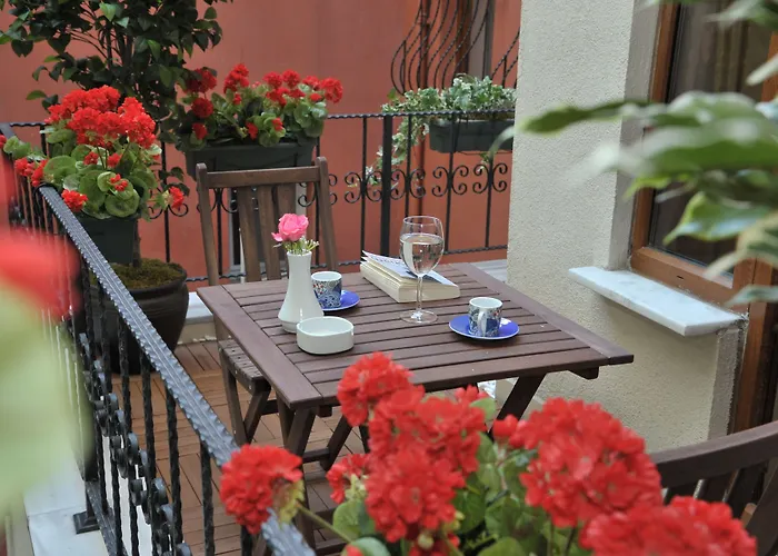 Three Apples Taksim Апарт-отель 3*