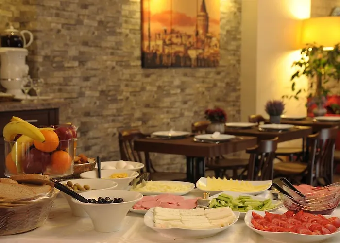 Three Apples Taksim Стамбул