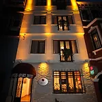 Three Apples Taksim 3*