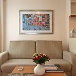 Ξενοδοχείο με διαμερίσματα Three Apples Taksim 3*