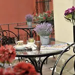 Three Apples Taksim 3*