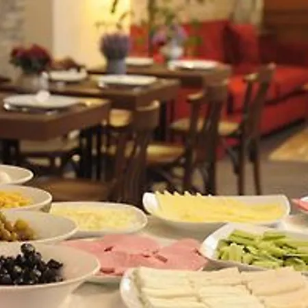 Three Apples Taksim איסטמבול