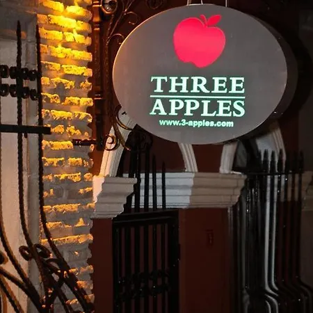 Three Apples Taksim